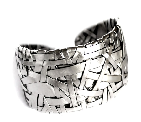 woven cuff bracelet handcrafted in silver by contemporary jewellery designer gurgel-segrillo