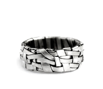 woven silver ring band handcrafted in silver by designer-maker P Gurgel-Segrillo