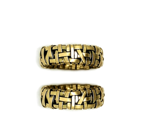 shop for alternative wedding rings handcrafted in woven gold by art jewellery designer gurgel-segrillo, love is love