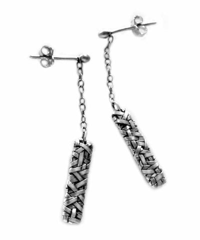 woven silver rectangle on chain, long earrings handcrafted in fine and sterling silvers by contemporary jewellery designer gurgel-segrillo