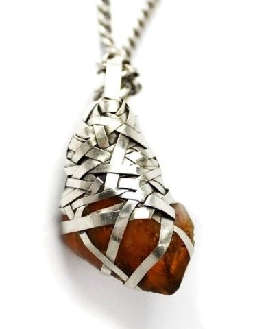 woven citrine pendant handcrafted in sterling silver by jewellery designer Gurgel Segrillo