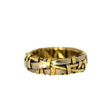 woven ring band handcrafted in yellow gold and white gold by contemporary jewellery designer gurgel-segrillo