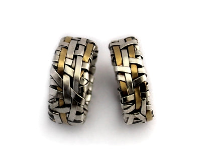 shop for unique wedding rings handcrafted in silver and gold by contemporary jewellery designer P Gurgel-Segrillo, made in Ireland