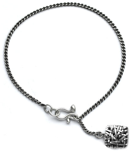 woven chain bracelet with square handcrafted in silver by contemporary jewellery designer gurgel-segrillo